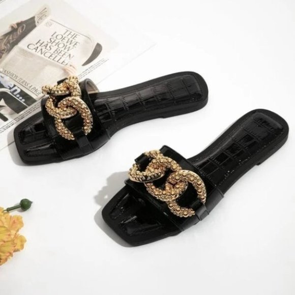 BLACK Crocodile Embossed Chain Decor Slide Sandals - Picture 2 of 5